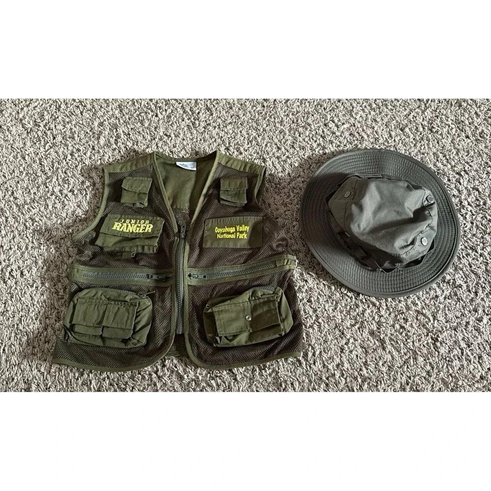 The Wild Wild West Junior Ranger Vest and bucket hat Size Large